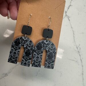 Gray Black Patterned U-Shape Dangle Earrings
